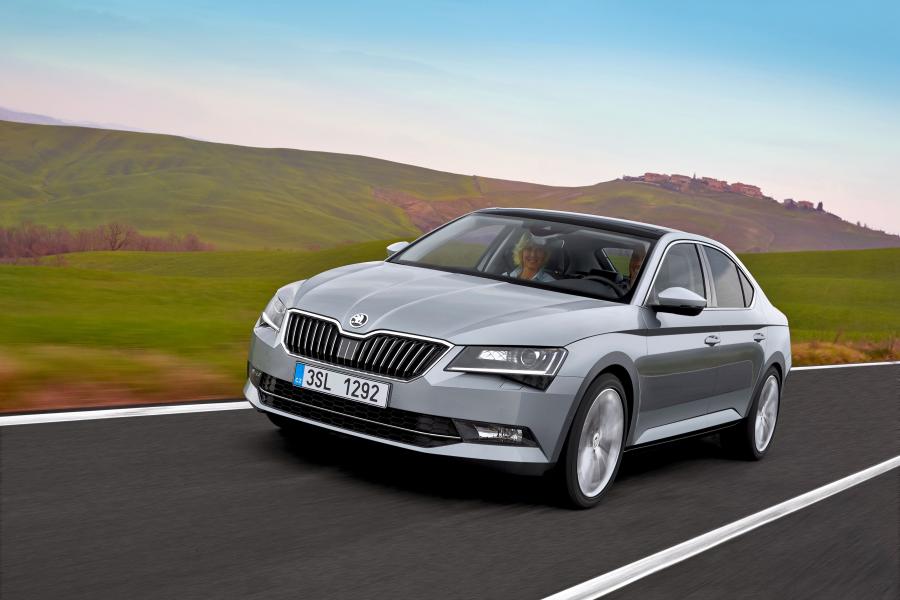  Skoda Superb 2015 года  (фото 8 из 27)